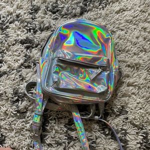 Holographic mini backpack 🧚🏻‍♀️🌈